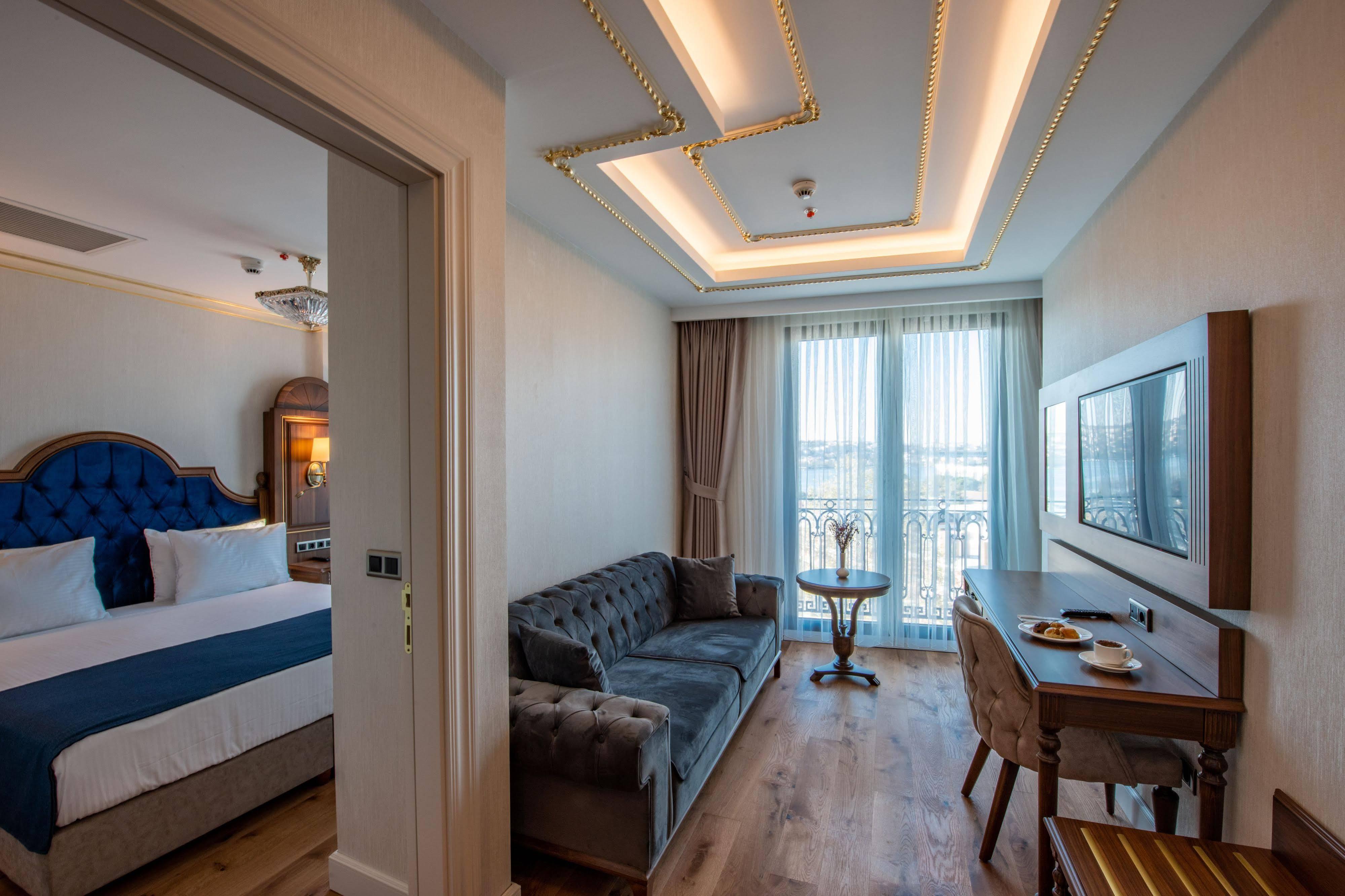 Nova Plaza Pera Hotel 4*
