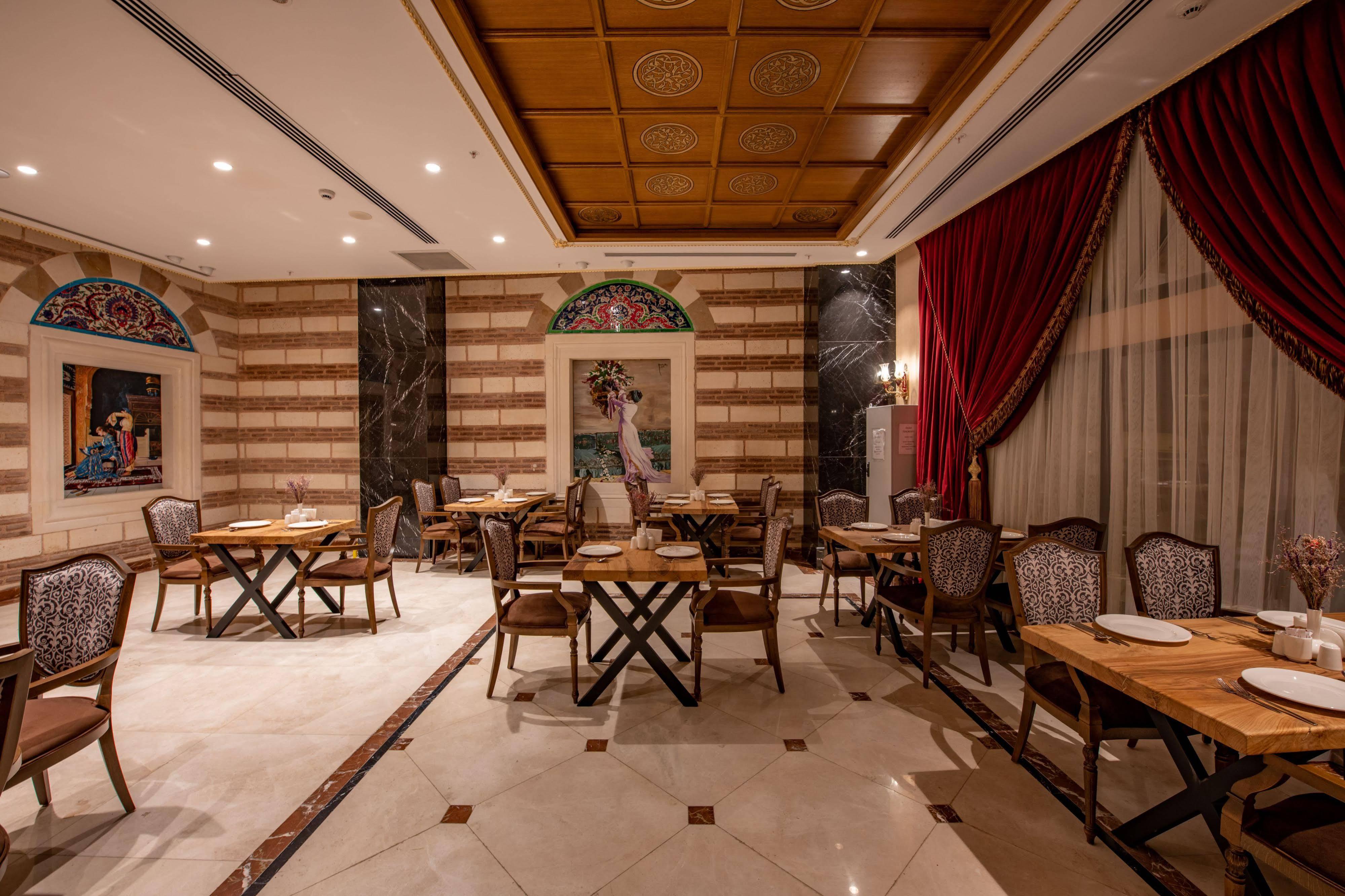 Nova Plaza Pera Hotel 4*