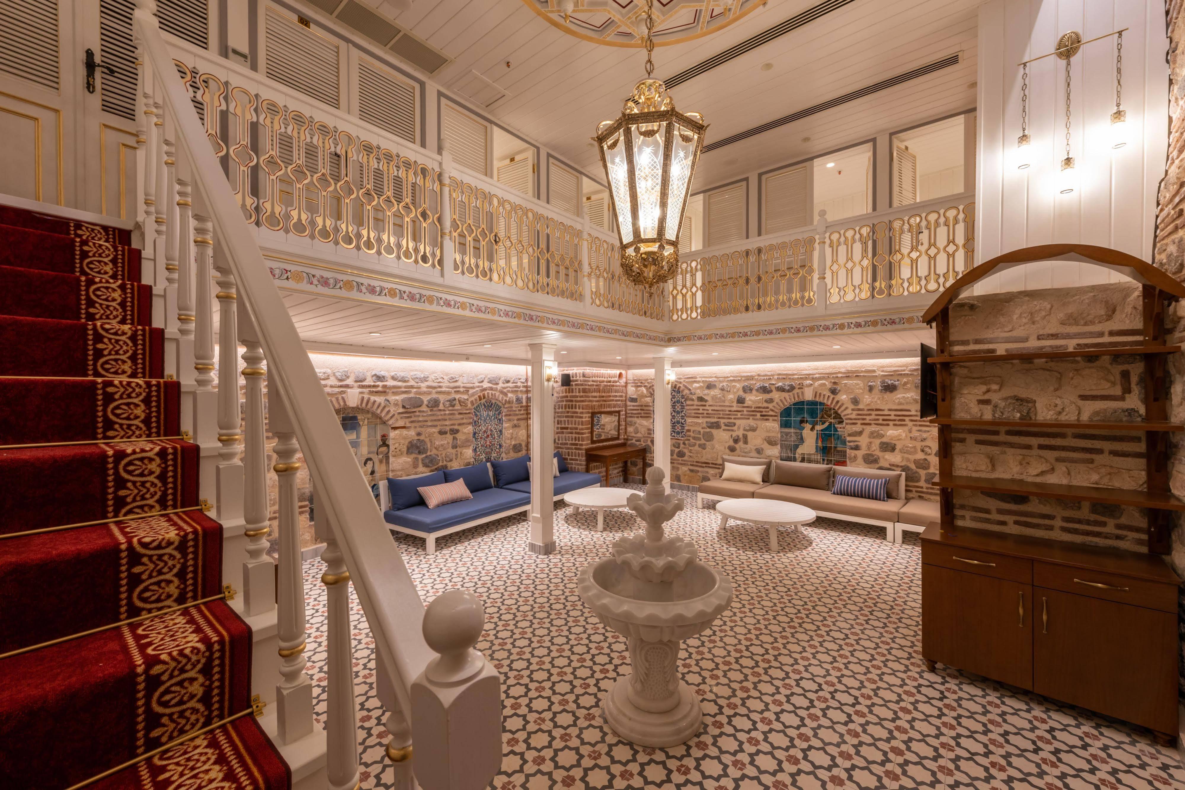 Nova Plaza Pera Hotel 4*