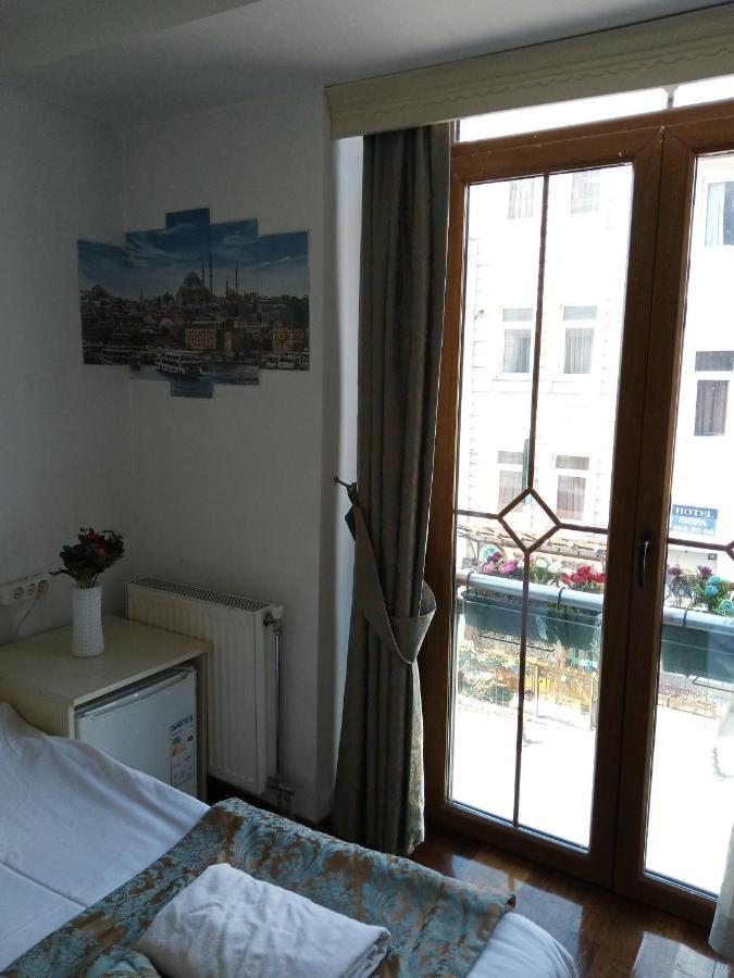 Hotel La Petite Maison 3*
