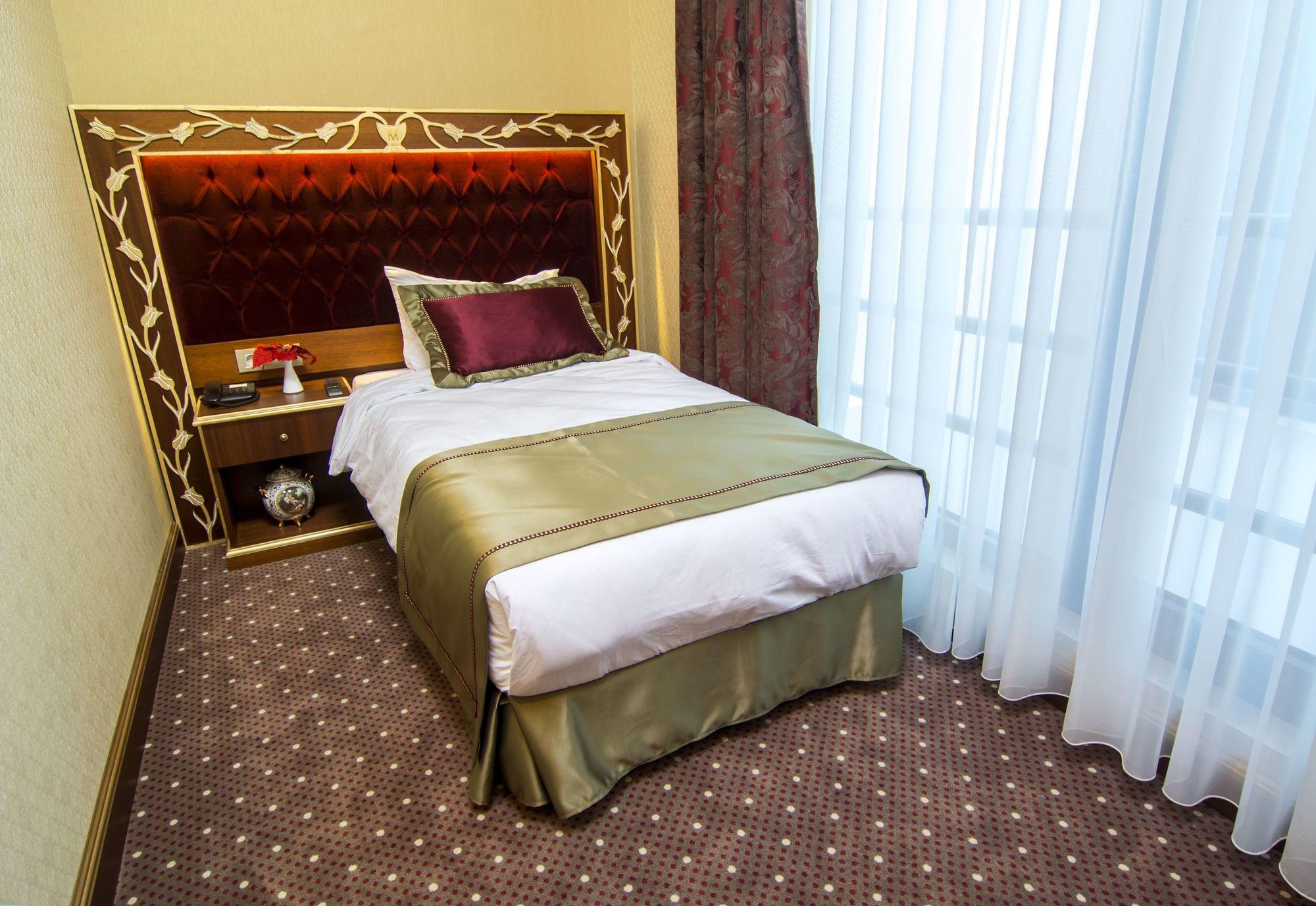 Mb Deluxe 4*