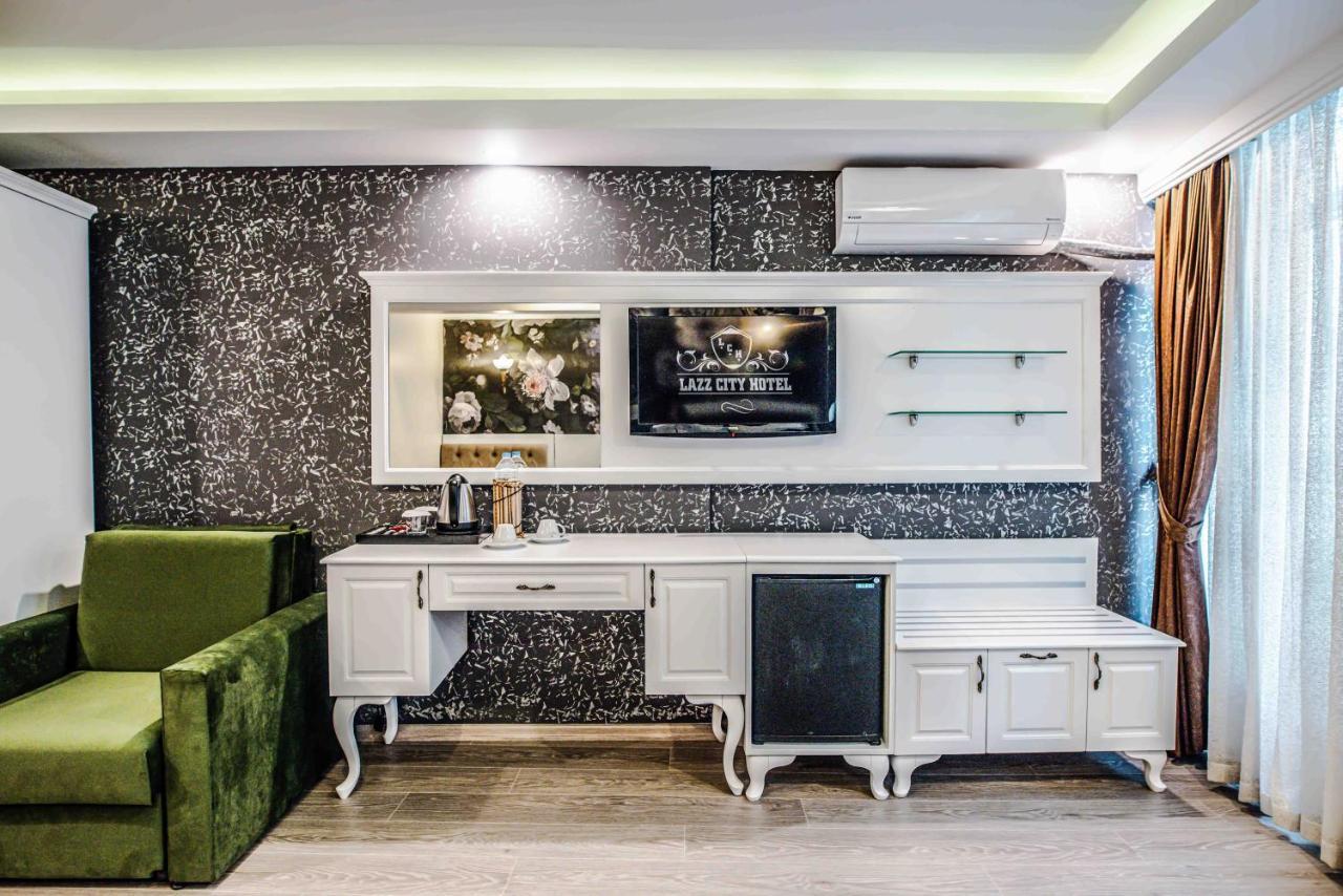 Lazz Hotel