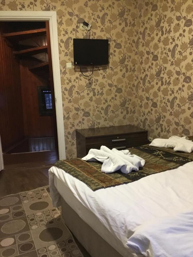 Oda ve Kahvaltı Divan Wooden