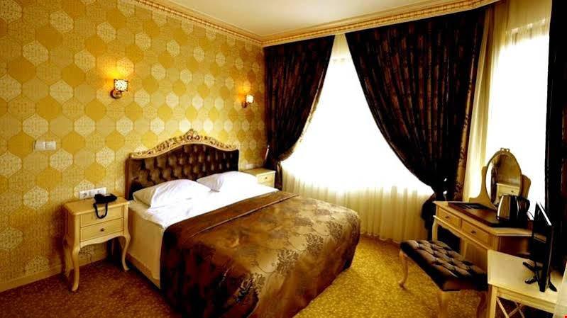 Felicity Hotel 3*