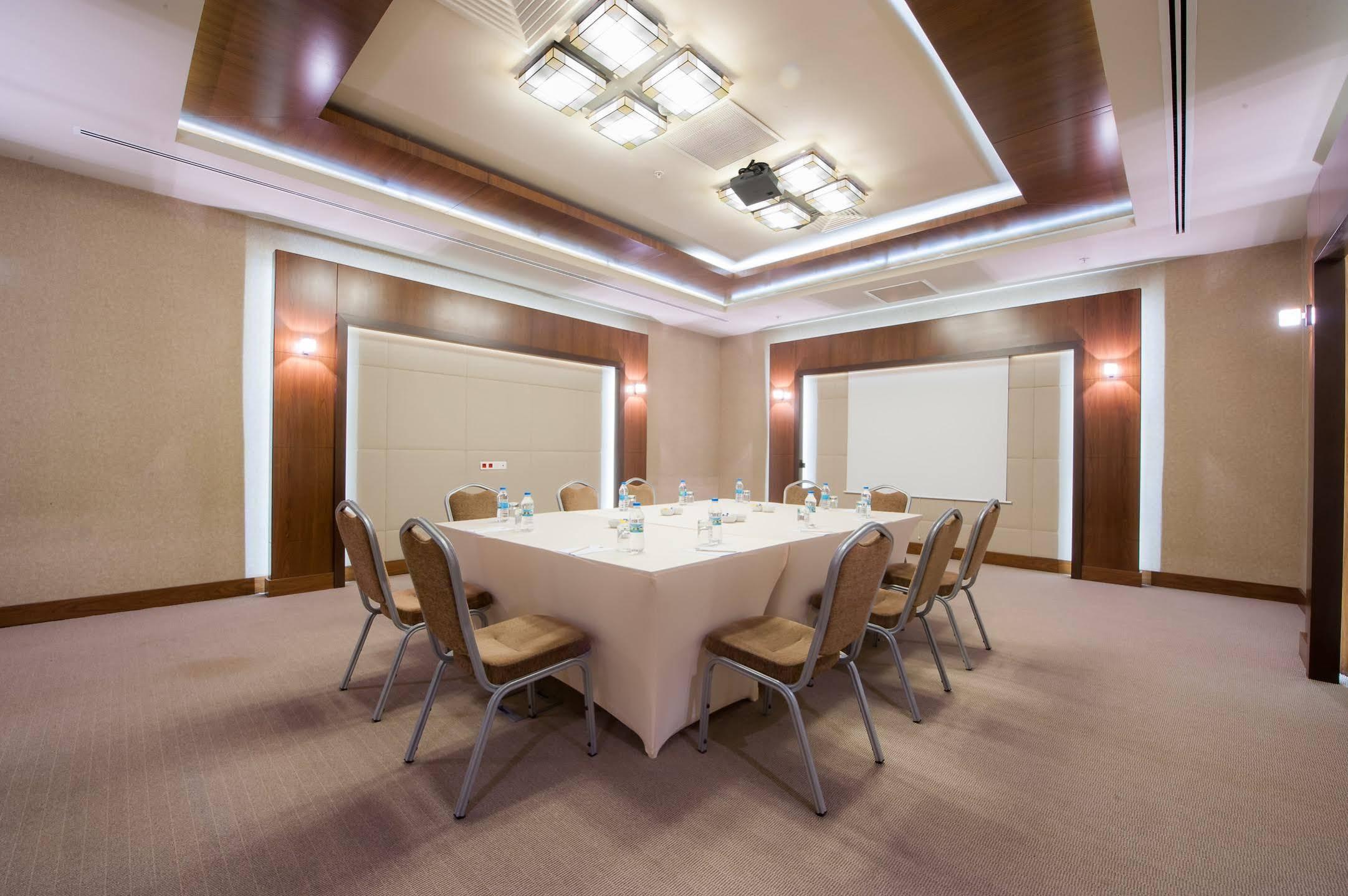 Hotel Isg Sabiha Goekcen Airport 4*