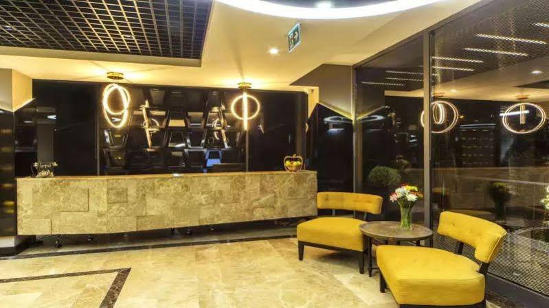 Hotel The 3*