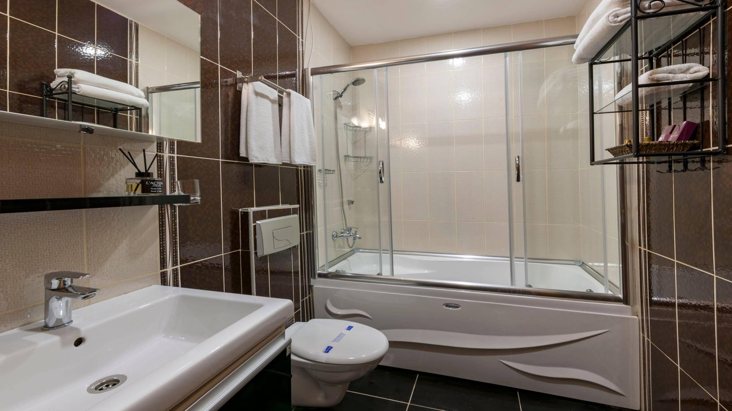 Royan Otel *