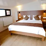 Class Hotel Bosphorus With Jacuzzi