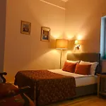 No11 Hotel & Apartments