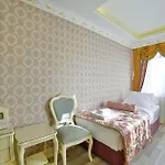 Nayla Palace Hotel