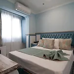 Center Hill Suites