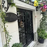 Taksim Celebi Suites