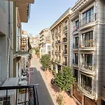 Central And Stylish Flat In The Heart Of Beyoglu