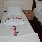 Reyna Suite