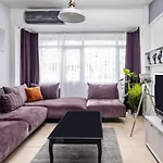 Sleek Flat With Excellent View In Cihangir