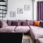 Sleek Flat With Excellent View In Cihangir