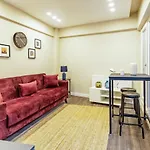 Cozy And Compact Flat In Central Sisli