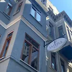 Taksim La Perla Suit