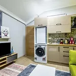 Centrally Located Flat With Balcony In Uskudar