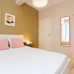 Centrally Located Chic Flat Near Macka Park
