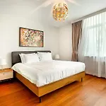 Signature Luxury Apartment At Galataport / Emre 11
