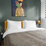 Bright & Cozy 2Br Located In The Heart Of Living
