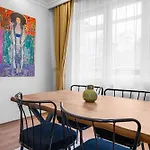 Bright & Cozy 2Br Located In The Heart Of Living