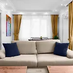 Bright & Cozy 2Br Located In The Heart Of Living