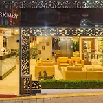 Darkmen Hotel