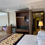 Glk Premier The Home Suites & Spa