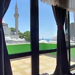 Sultanahmet\'te Deniz Manzaralı teras dairemiz