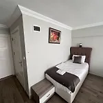 Black Bird Suite Hotel