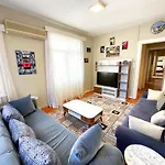Hkn Home Large Four-Bedroom House In A Central Location2