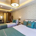 Interstar Hotel