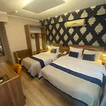 Era Palace Hotel
