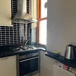 2Br, 2Ba 3Rd Floor Of Historical Building, Galata