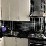 2Br, 2Ba 3Rd Floor Of Historical Building, Galata