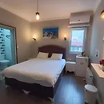 Little Palace Blue Apartment