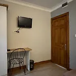 Perahomes Wooden Flat