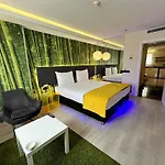 Tempo Suites Airport