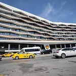 Spacious Apt With Balcony- Tranquil City Haven