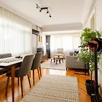 Charming Bagdat Avenue Hideaway, Near Marina