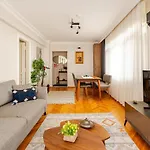 Charming Bagdat Avenue Hideaway, Near Marina