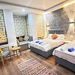Taksim Gold Suit