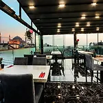 Aristocrat Hotel