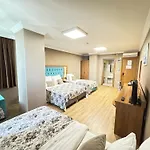 Golden Lounge Hotel