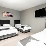 Opera Wall Suite