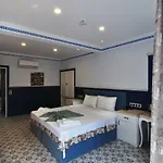 Center Hill Suites