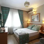 Agora Boutique Hotel & Bistro