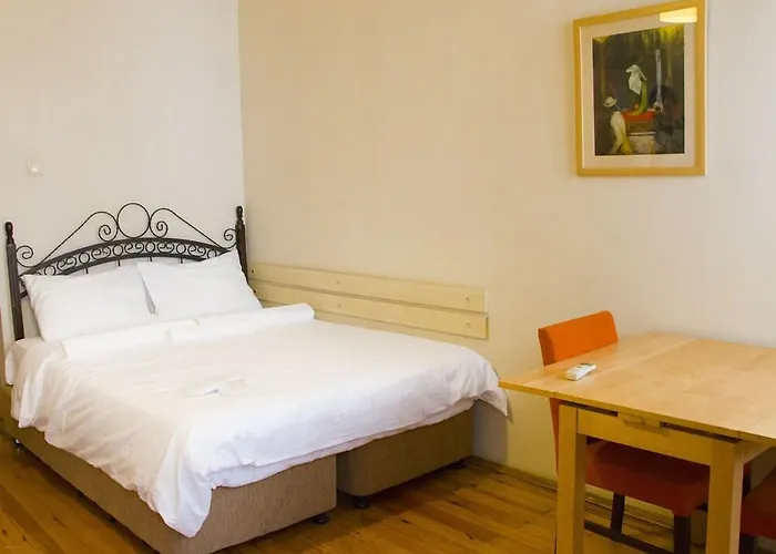 Gen Suites Pera